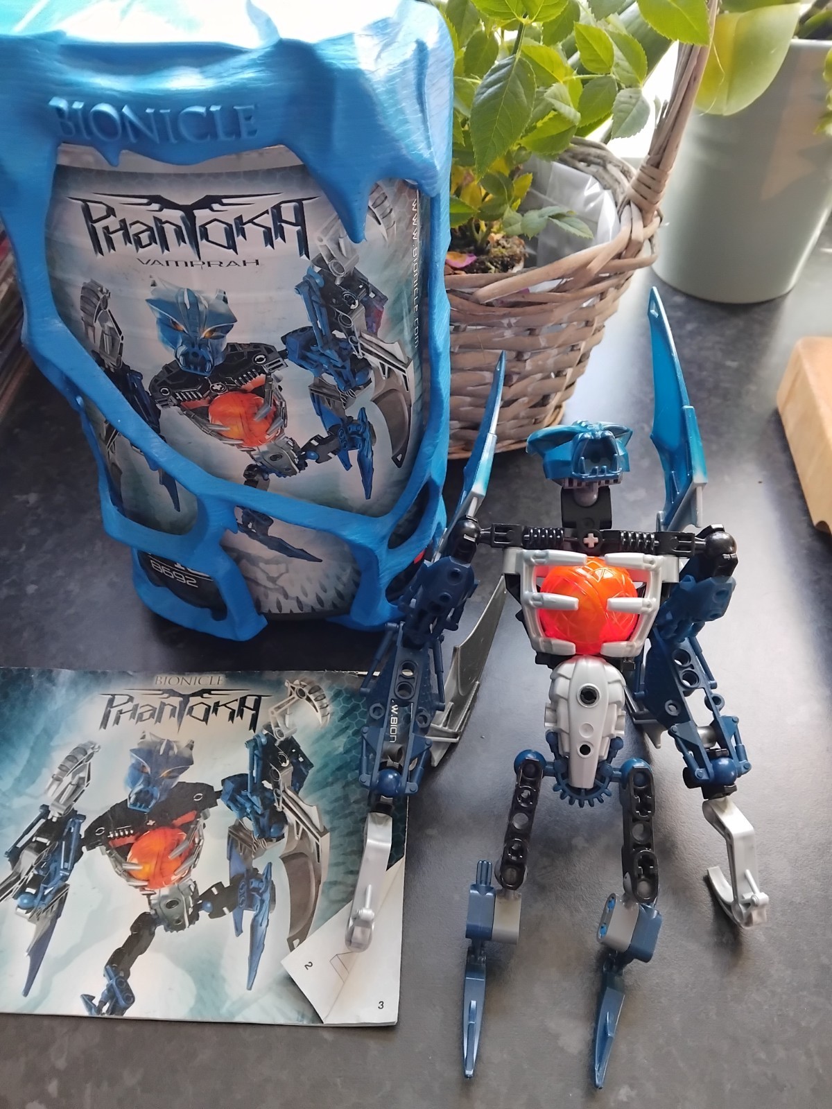 LEGO Bionicle 8692 Phantoka Vamprah Building Kit with Instructions And Box