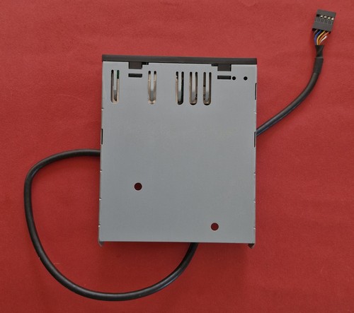 USB 3.5” Front Panel internal Multi Port Card Reader - Picture 6 of 7
