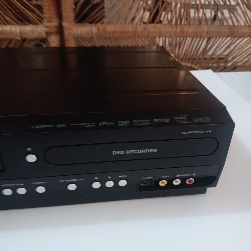 EMERSON ZV427EM5 VCR VHS DVD DUBBING RECORDER COMBO PLAYER No Remote
