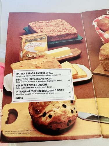 The Fleischmann Treasury of Yeast Baking Recipe Cook Booklet 1962 #966 - Picture 3 of 5