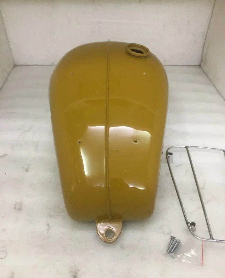 Triumph T120 Bonneville 3.5 Gallon Golden & White Painted Tank/FIT FOR - Image 3 of 4