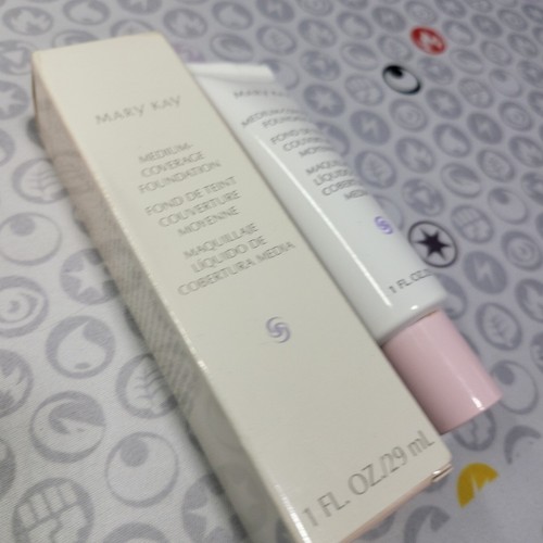Mary Kay Medium Coverage Foundation ~Beige 404~ Pink Cap 1fl oz/29mL NEW IN BOX - Picture 2 of 6