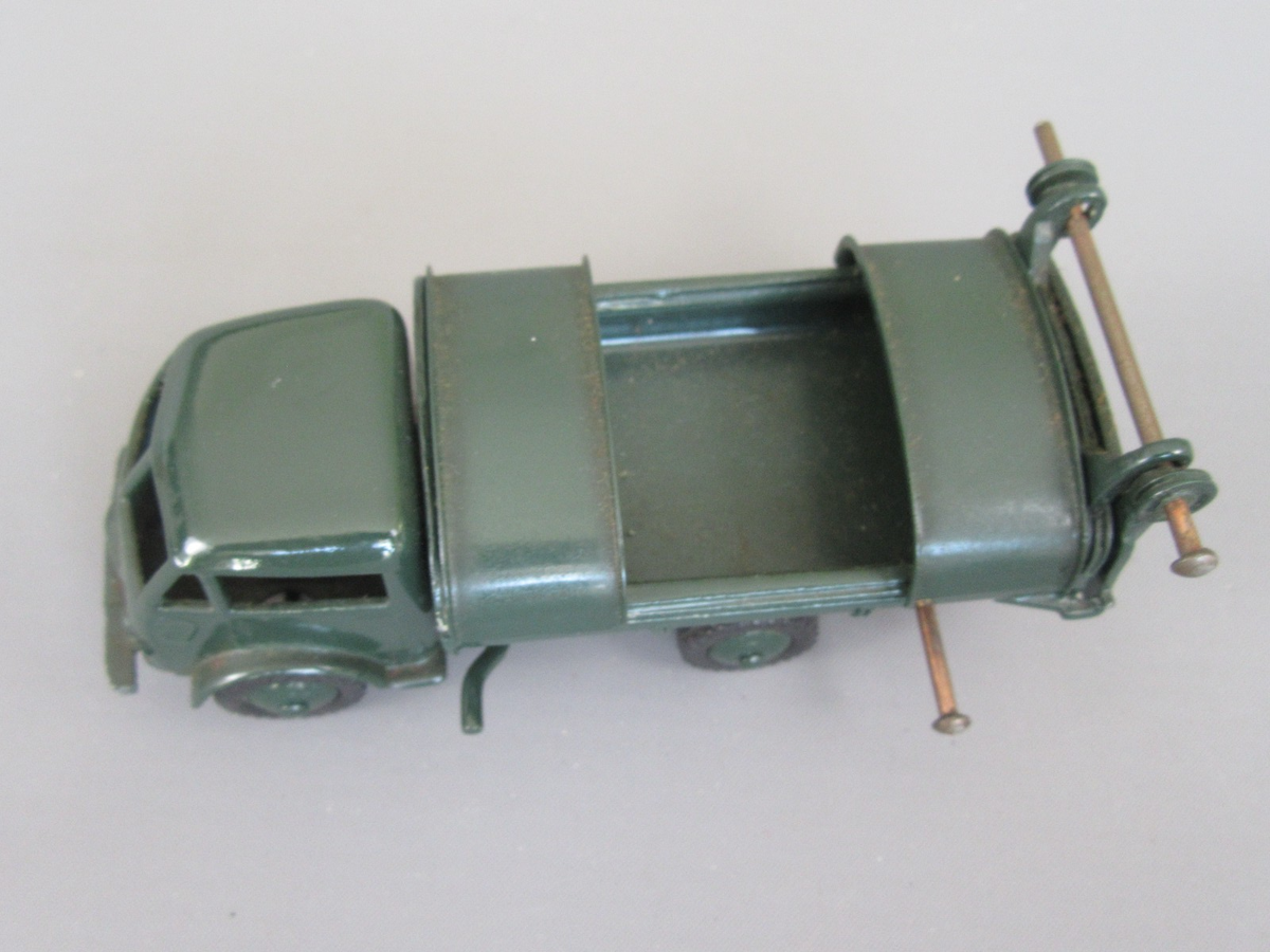 2 DINKY-TOYS 25A France Ford Poissy roue zamac fabriqué en France 2 DINKY-TOYS 25A France Ford Poissy roue zamac fabriqué en France