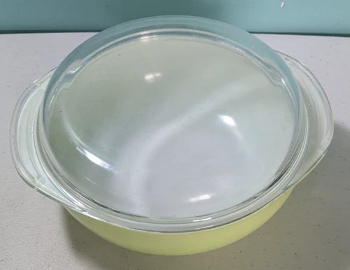 Pyrex 2QT Lime Green Bowl With Lid Vintage