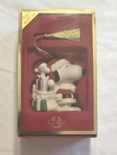 Lenox Peanuts Santa Snoopy 2nd in Series Christmas Ornament Pre-owned 