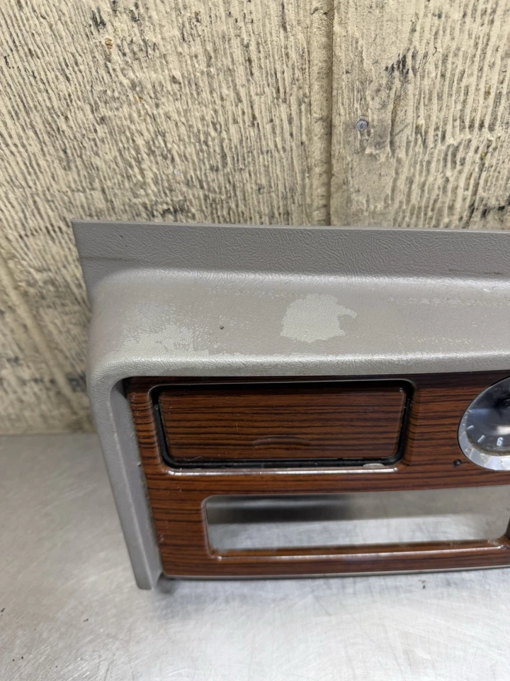 Cadillac Escalade 2003-2006 consola central moldura superior moldura reloj bisel OEM Foto 3 de 4