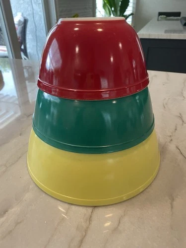 Vintage Pyrex Primary Colors Set Of 3 Mixing Bowls YELLOW RED GREEN 402 403 404
