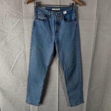 Levis Premium Wedgie Straight Jeans Womens 25 Medium Wash Blue 22861-0098