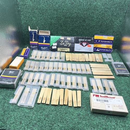 Lot of 67 Clarinet & Saxophone Reeds Vandoren La Voz Olivieri + Boxes Protectors