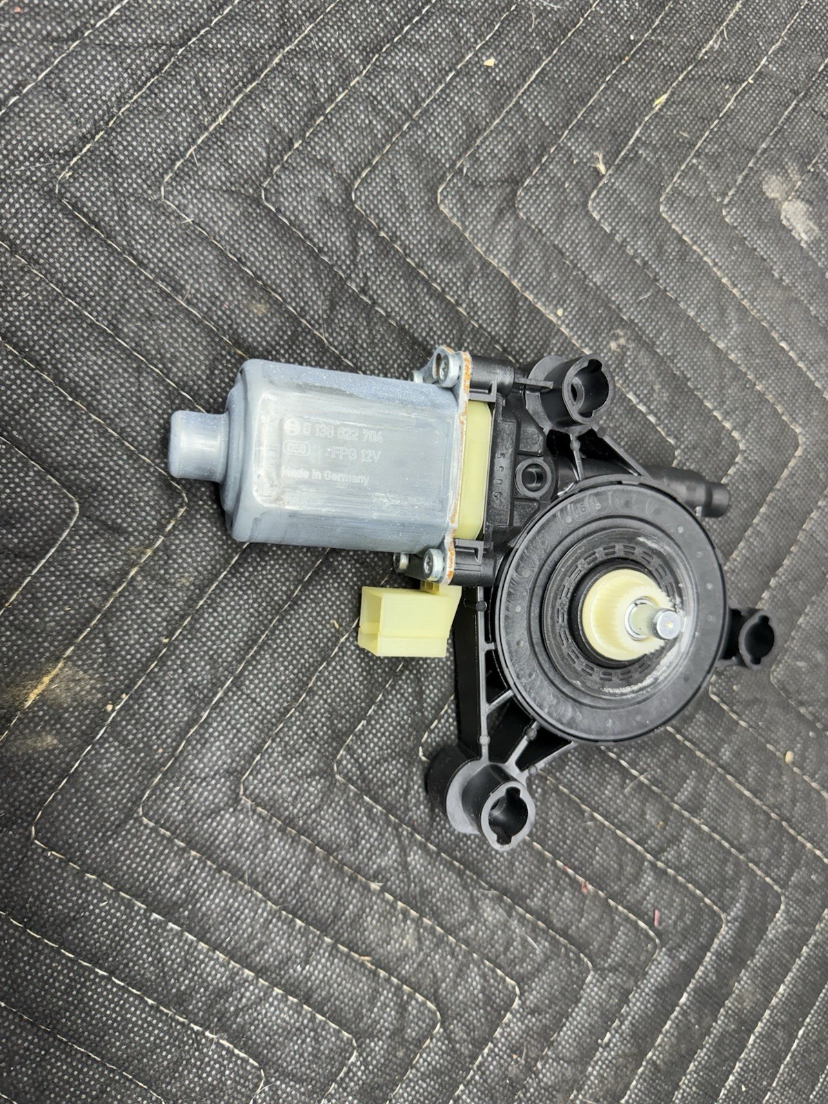 2017-2023 Audi R8 OEM LH Front Door Window Regulator Motor P/ 8W0959802