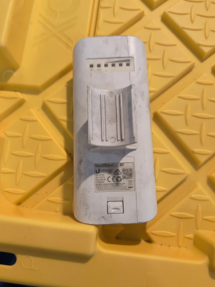 Ubiquiti NanoStation Loco M2 (LocoM2) AirMax 2.4GHz Indoor/Outdoor CPE Wireless - Image 2 of 4