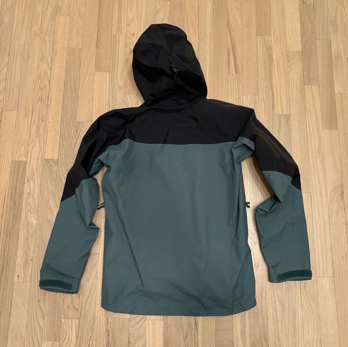 Arc'teryx Alpha SV Jacket Men's Medium in Dark Magic | eBay Arc'teryx Alpha SV Jacket Men's Medium in Dark Magic | eBay
