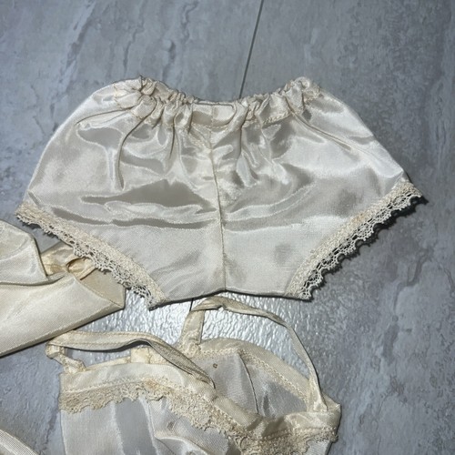 Vintage kleines Puppenkleidung Paket 3 Outfits Mängel Bilder ansehen - Bild 7 von 24