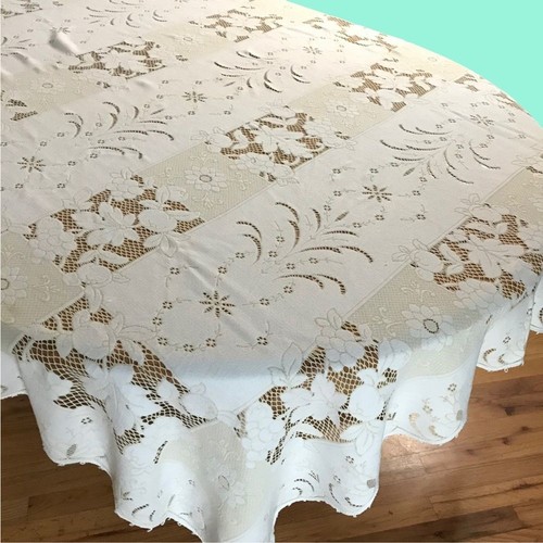 Vintage Quaker Lace Tablecloth Cream White Cream 62" x 87" Kitchen Rectangular