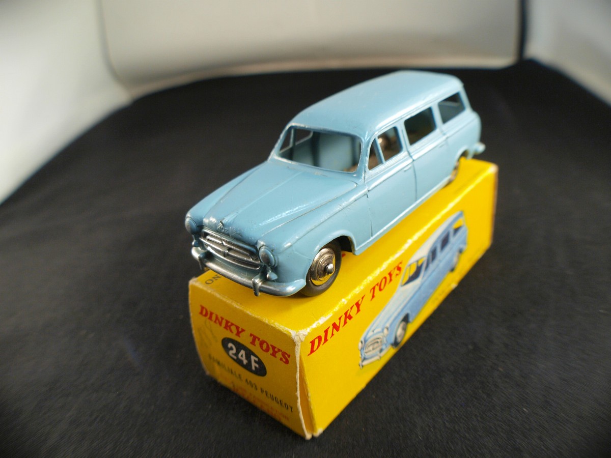 Peugeot 403 familiale - Dinky Toys - 1/43ème en boite