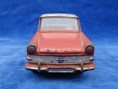 Dinky Toys N°554 Opel Rekord 1961 Échelle 1/43 France - À Réparer (To Repair)