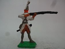 Stara cynowa figurka / Waterloo / Francuz stojący strzelający / wariant kolorystyczny 20