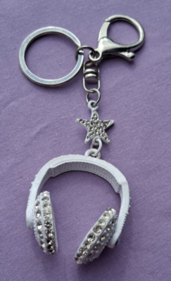 White Metal Rhinestone Headphones Key Ring Key Chain #3 UK