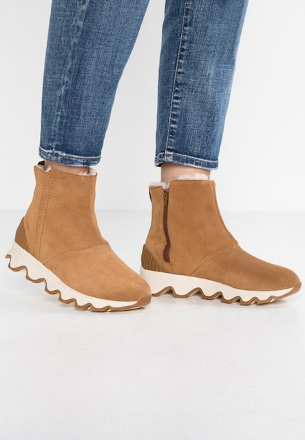 sorel women's kinetic short booties