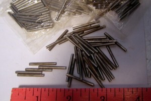 ** LOT of TWENTY-FIVE (25) - VTG - REVELL Slot Car TRACK Connecting JOINER PINS