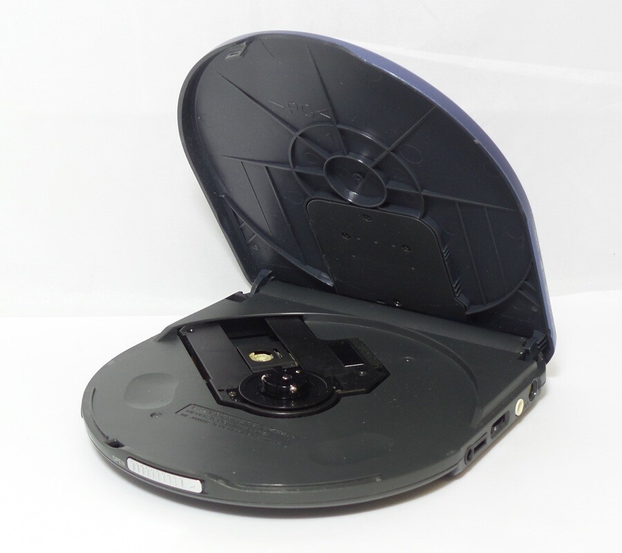 Vintage Sony DE700 Walkman Personal CD Player ESP2 - Blue (D-E700