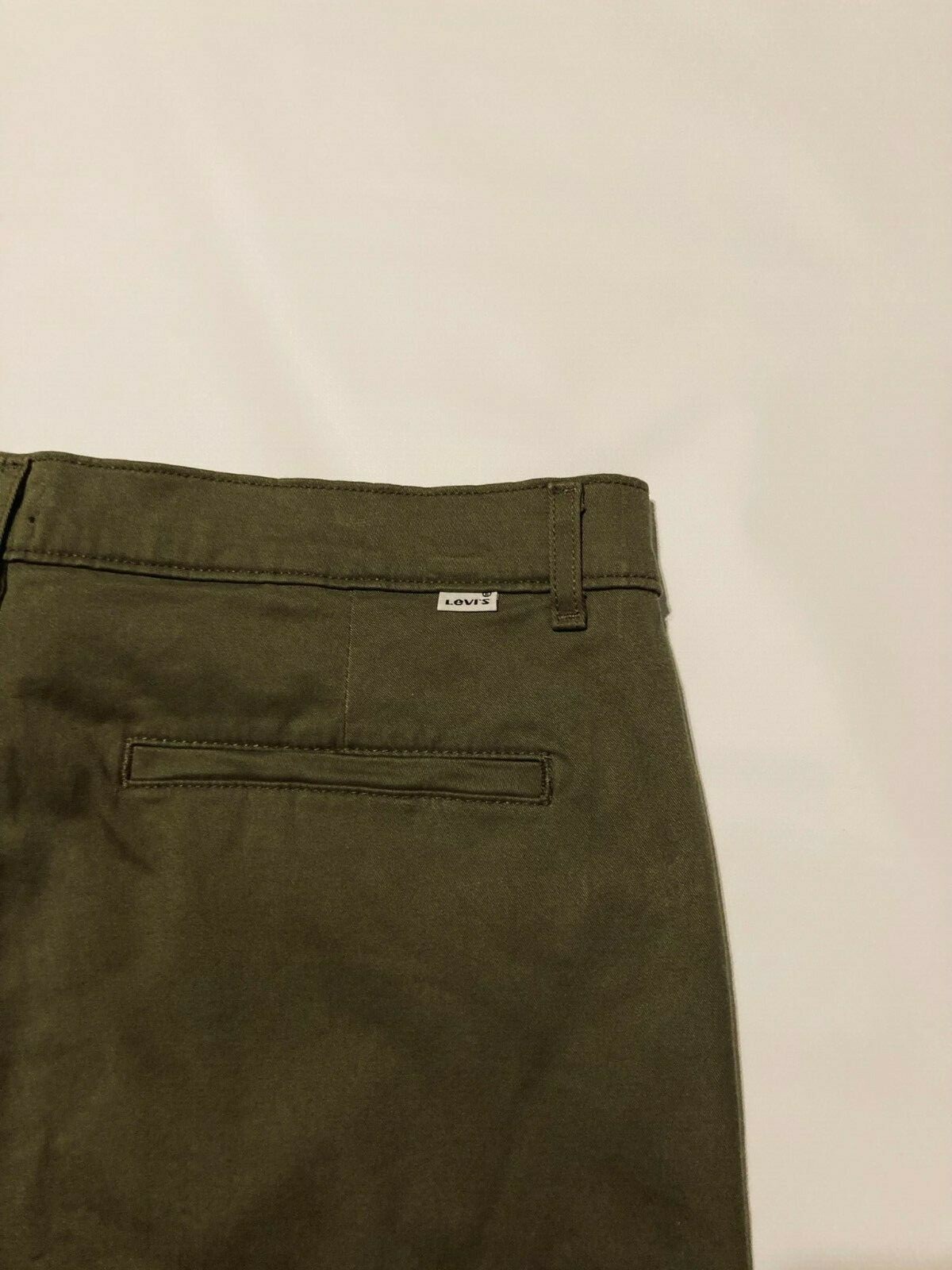 Levi's Tapered Shortened Dark Green DENIM/JEANS Pant… Gem