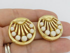 Quality Vintage TRIFARI  Gold Tone w Faux Pearl Settings Clip-On Earrings — photo 2