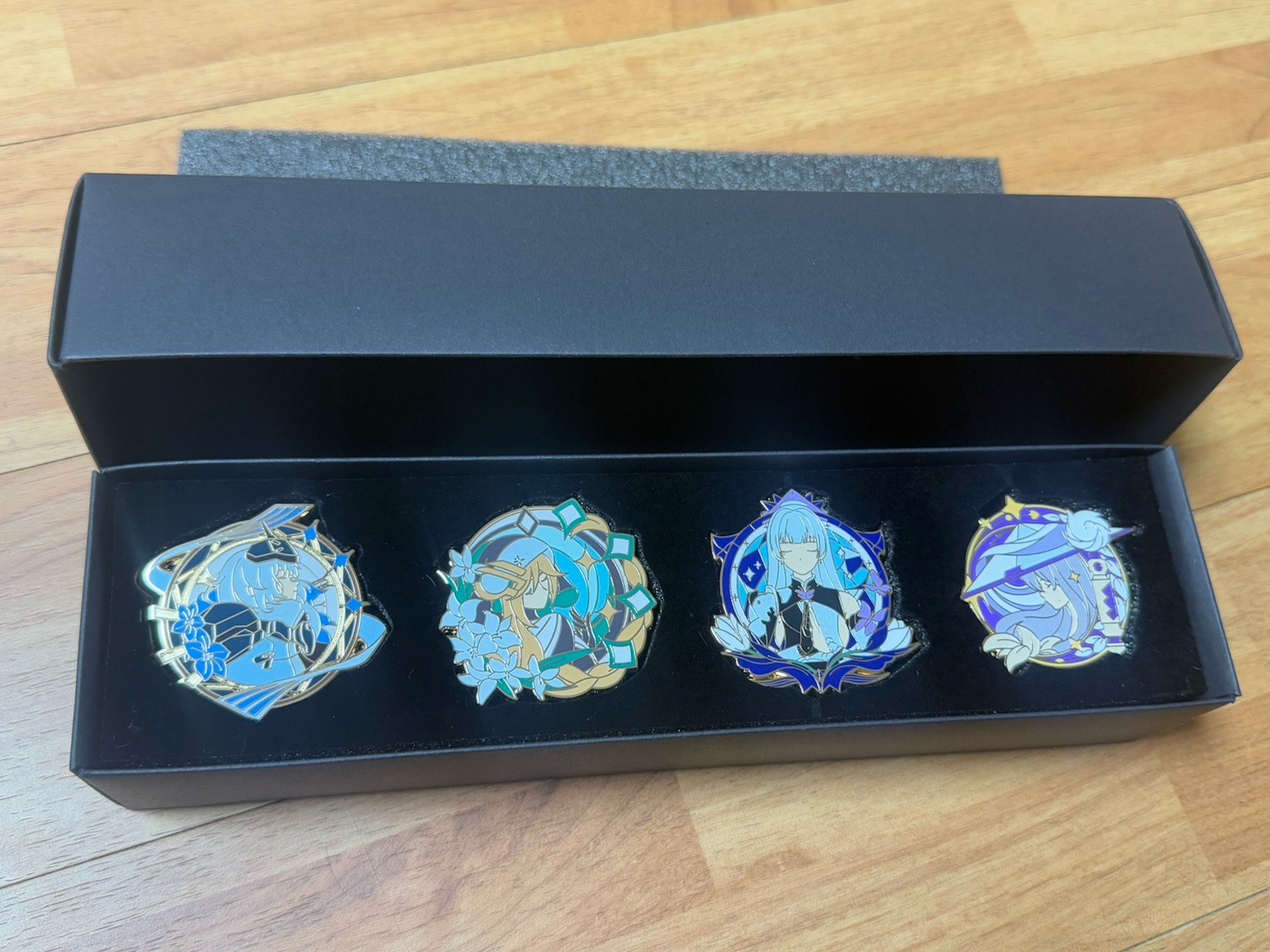 GODDESS OF VICTORY: NIKKE 3th Annivasary Badge SET Official MD