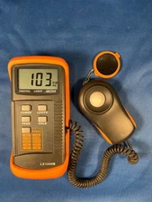 Dr.Meter LX1330B Digital Light Meter 0-200,000 Measurement Range