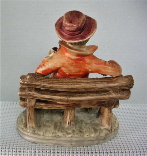 Vintage Figurine OLD MAN ON A BENCH With Pipe & Lunch Bag MADE IN PORTUGAL Hobo - Picture 3 of 7
