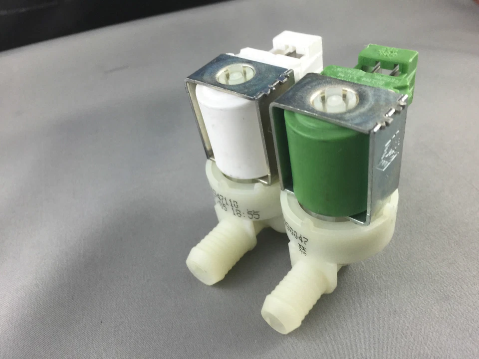 VÁLVULA DE ENTRADA DE AGUA PARA LAVADORA ZANUSSI Foto 2 de 4