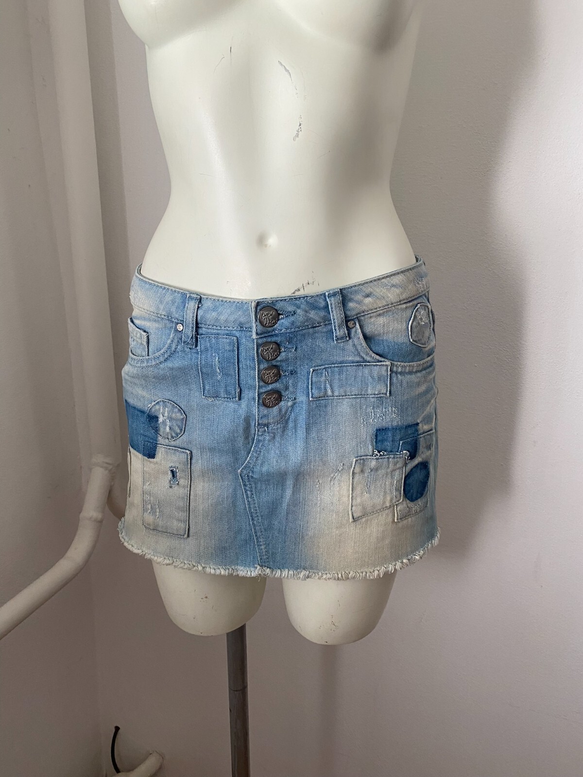 y2k mini skirt denim blue distressed size M sk26