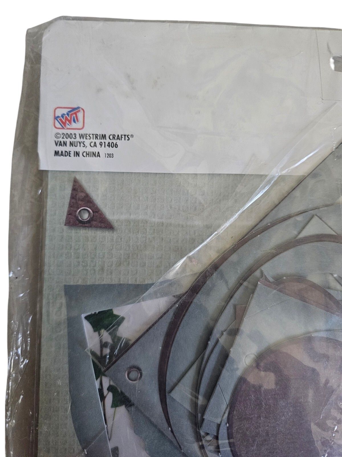 WT Classic Scrapbooking Kit Make 10+ Pages Stickers Sheet Paper Frames Mat Tags