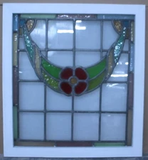 PRETTY FLORAL MIDSIZE OLD ENGLISH LEADED STAINED GLASS WINDOW 21.5" X 23.25"