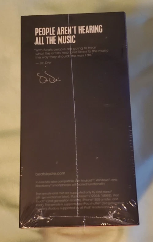 Auriculares internos Beats Dre Tour blancos rojos con cable ¡Nuevos sellados de fábrica! Foto 3 de 4