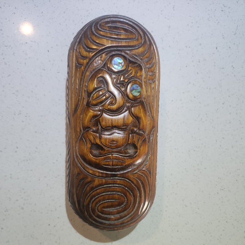 New Zealand Maori Wood Tiki Carving Wakahuia Jewelry Box Paua Abalone Shells