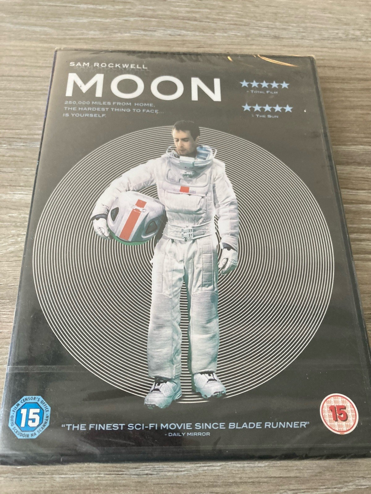 Moon DVD Sam Rockwell 2009 Sci-Fi Mystery Drama NEW SEALED (UK Version)