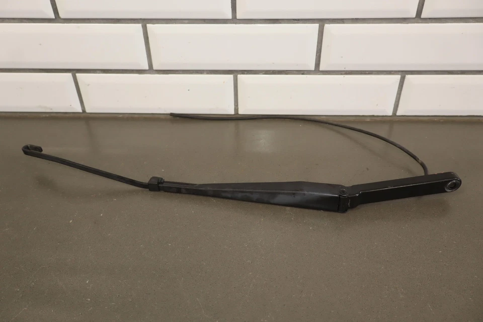 Пара оригинальных рычагов стеклоочистителя для Chevrolet SSR 2003-2006 годов выпуска *без лезвий* - Изображение 2 из 4