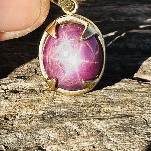 14k Gold Star Ruby Pedant