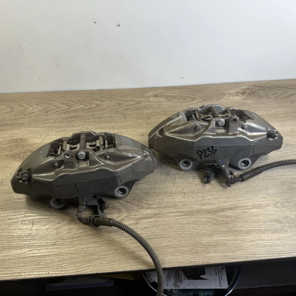 PAR DE PINZAS DE FRENO DELANTERAS BREMBO CONDUCTOR/PASAJERO MERCEDES SL550 SL440 13-20 Foto 2 de 4