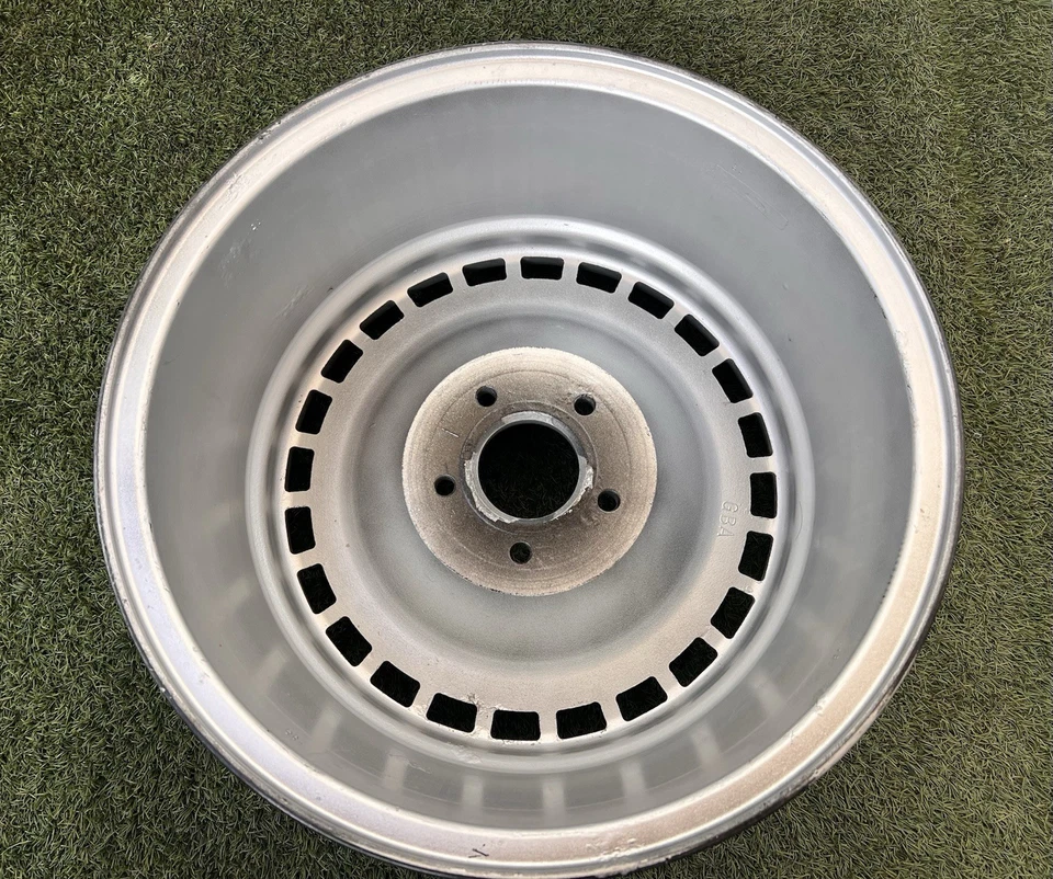 MERCEDES 16 X8 CENTRA OEM WHEEL- SPARE SILVER - W107-W126 W114 🇩🇪🇩🇪 - Image 4 of 4