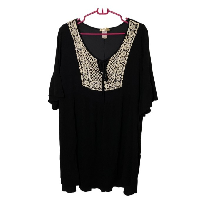 Lavish Black Lace-Trimmed Women's Top, Floral Embroidered Boho Tunic Size 3X
