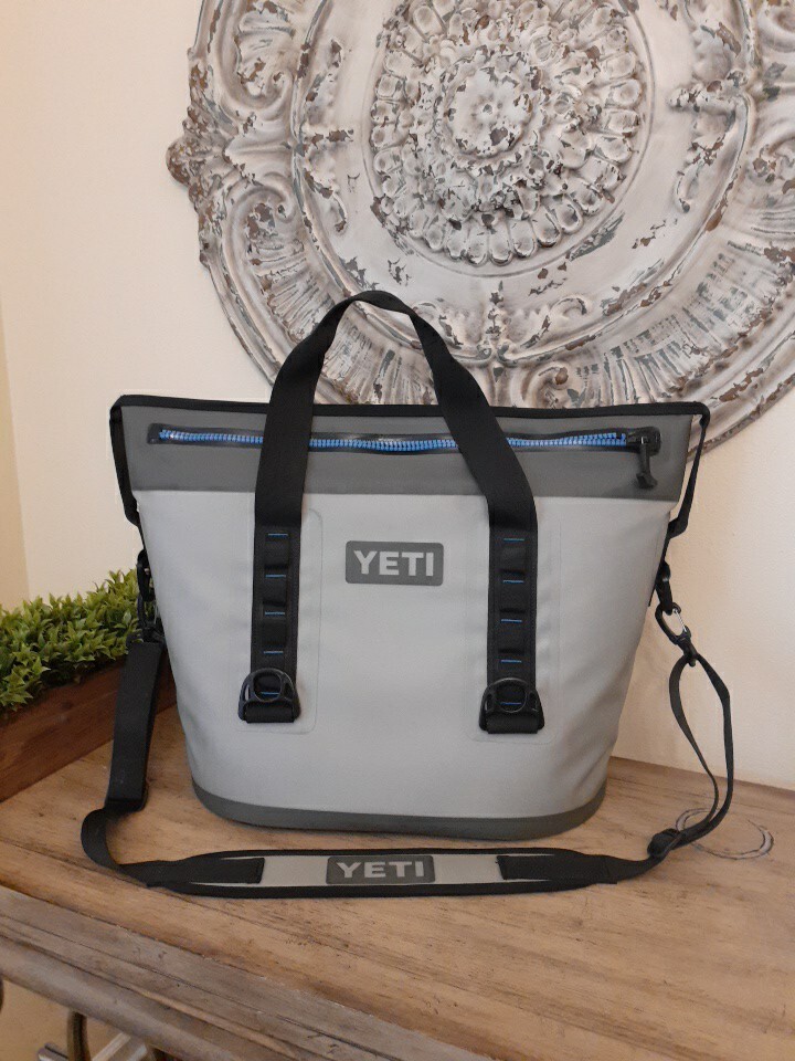Yeti Hopper Two 30 Soft Cooler Fog Gray/Tahoe Blue Nice But Zipper