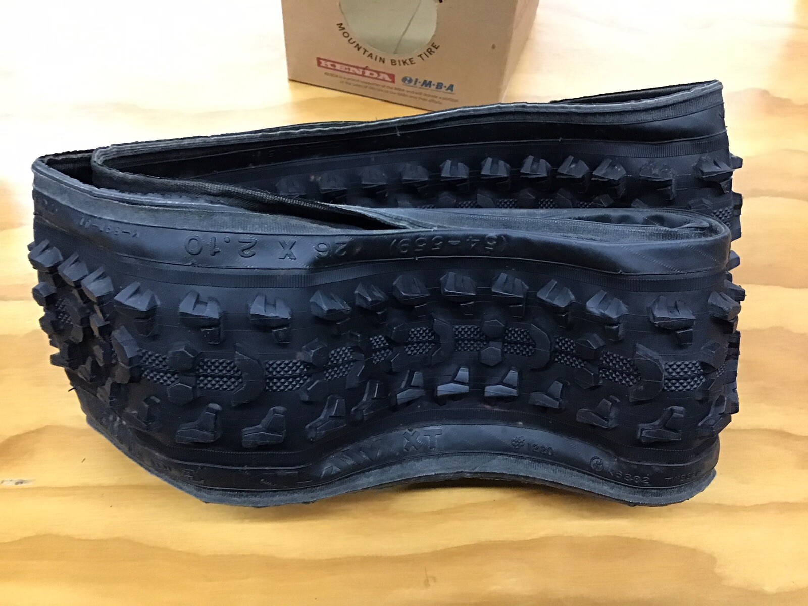 Kenda Klaw XT Rear MTN Bike Tire 26 x 2.1 Folding Bead 4065 Psi New