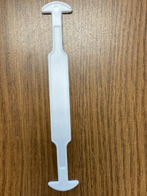 ( 25 pcs ) 6' WHITE Flexible Plastic Grab Handles for Cardboard boxes