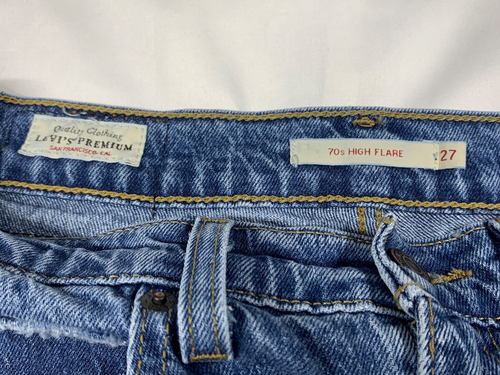 Levi's Premium 70’s High Flare Women’s 27 x 32 Blue Denim Light Stretch - Picture 2 of 13