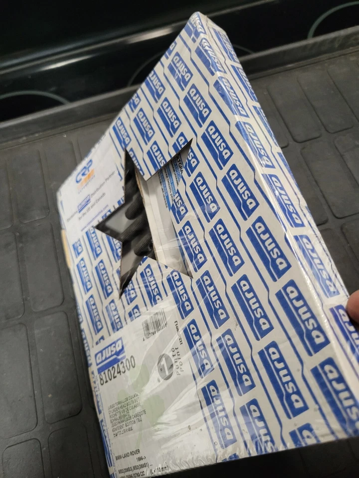 Engine Cylinder Head Bolt Set CRP 81024300 - Image 4 of 4