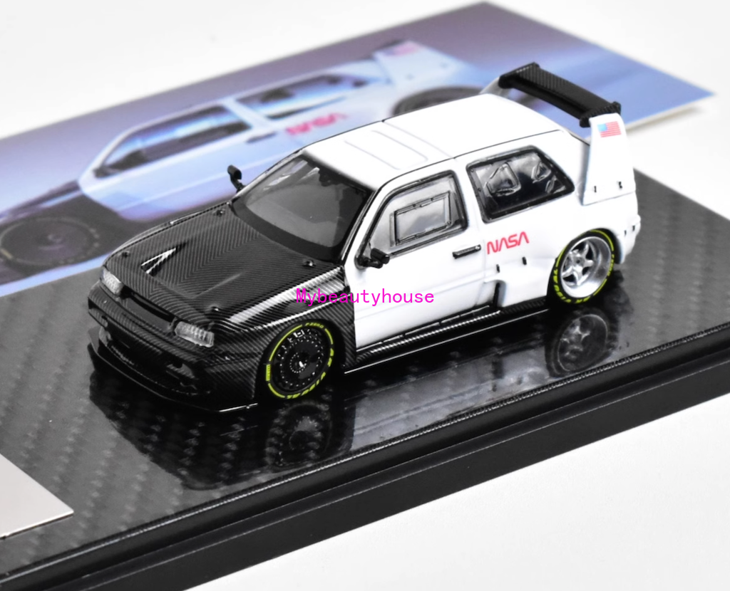 RM 1:64 White VW Golf Widebody Hatchback Sports Model Diecast Metal Car