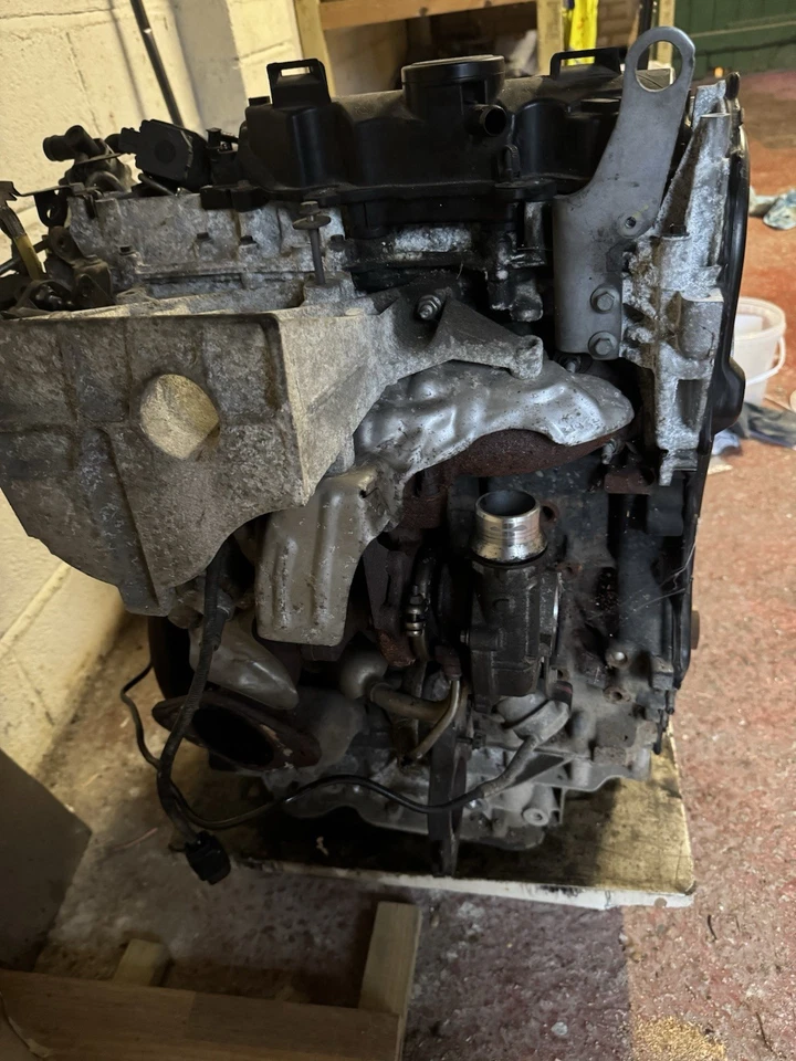 Motor completo Renault Traffic Vauxhall Vivavro M9R 692 injetores apreendidos M9R - Imagem 4 de 4