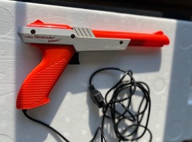 NINTENDO NES Action Set Orange Zapper With Super Mario & Duck Hunt Circa 1988